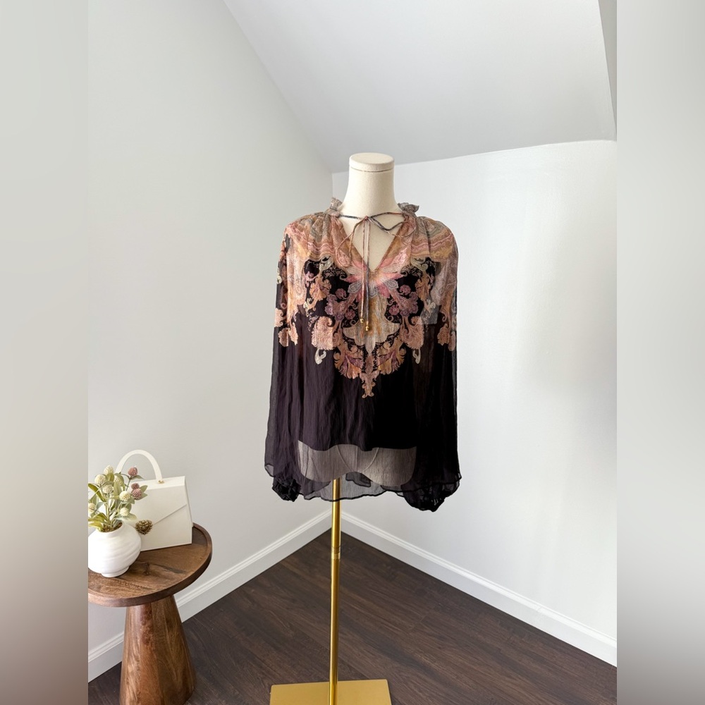 Zimmermann
Illustration Billow Blouse - Picture 4 of 11